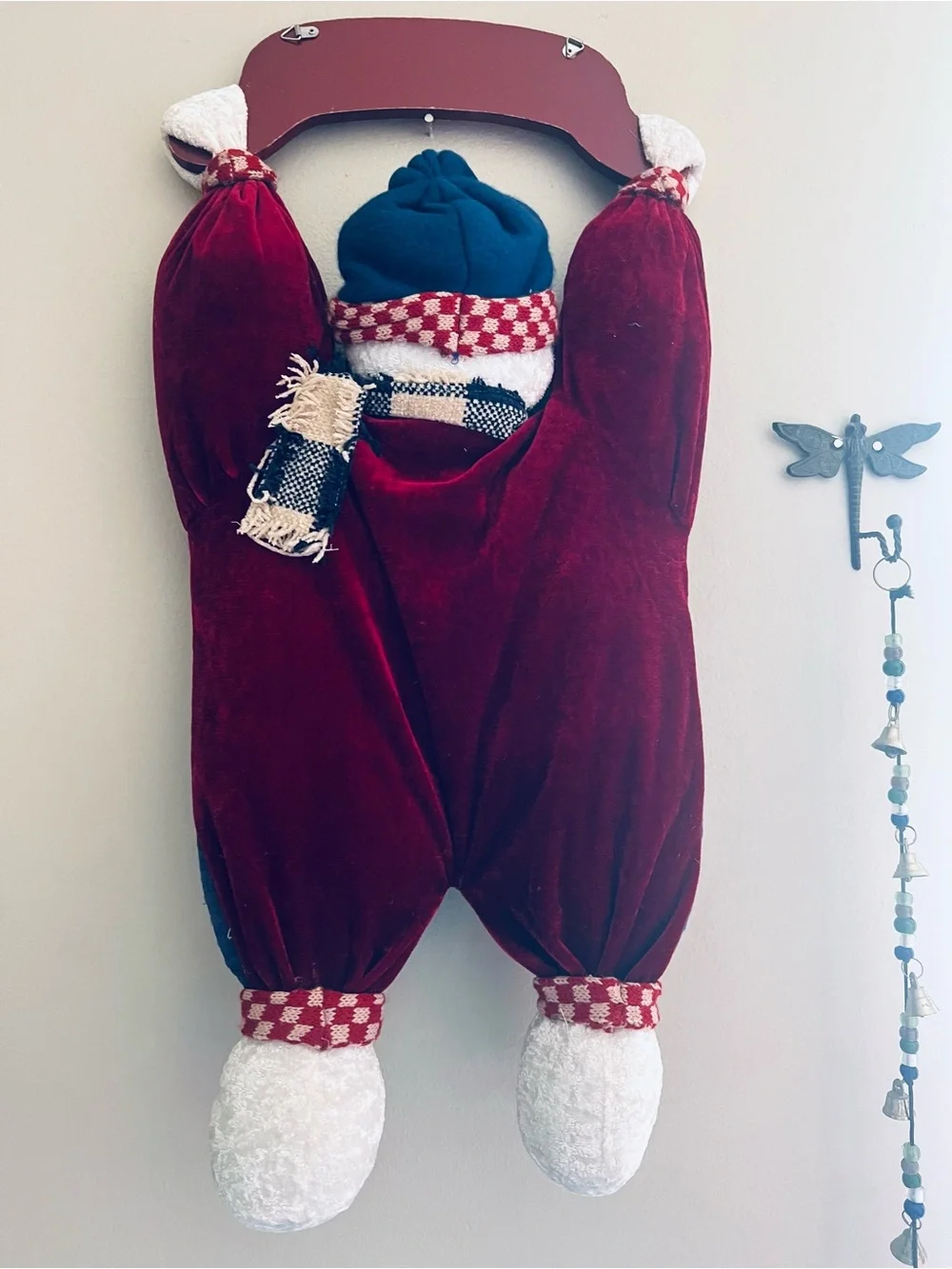 Festive 'Let It Snow' Plush Snowman Wall Decor in Red & Blue